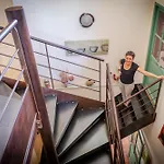 Des Lits Sur La Place B&B Hérépian