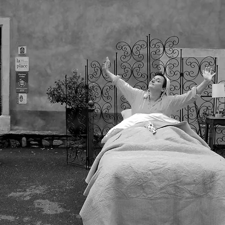 Des Lits Sur La Place Panzió 3*