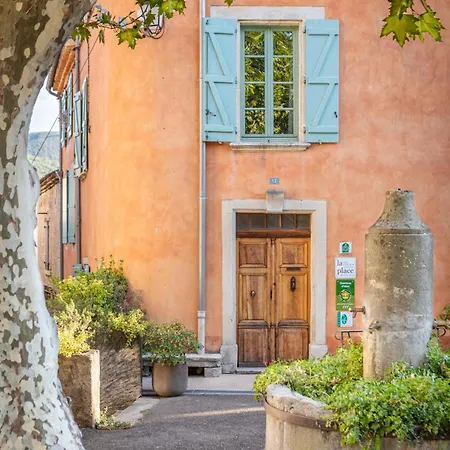 Des Lits Sur La Place 3* Hérépian