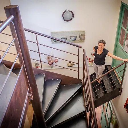 Des Lits Sur La Place B&B Hérépian