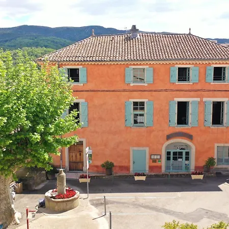 B&B Des Lits Sur La Place 4*