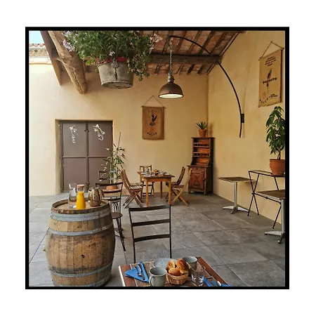 B&B Des Lits Sur La Place Hérépian