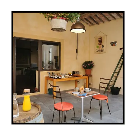 Des Lits Sur La Place Bed and breakfast