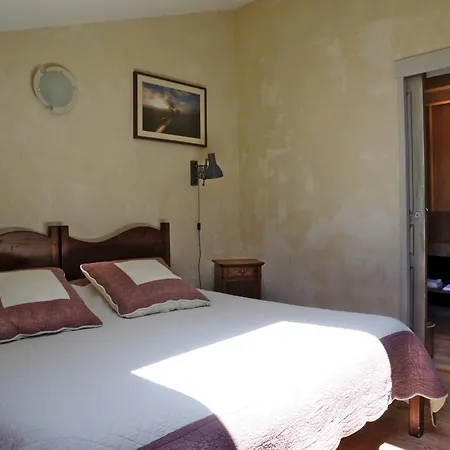 Frühstückspension Des Lits Sur La Place 4*
