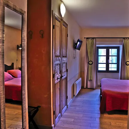 B&B Des Lits Sur La Place Hérépian