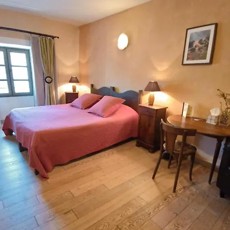 Des Lits Sur La Place 4* Hérépian